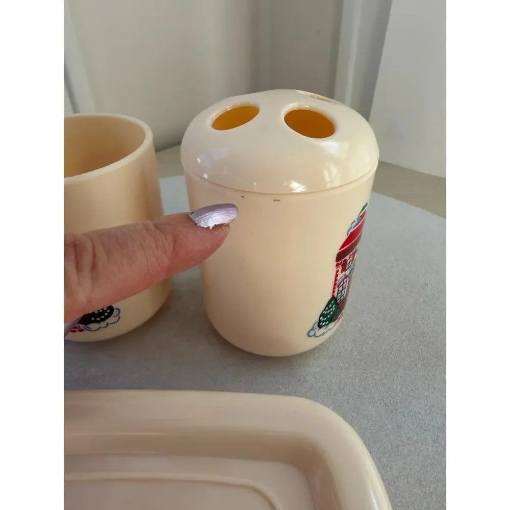 Vintage HOMETOWN CHRISTMAS 3-pc Plastic Bathroom Set Tumbler Soapdish and Holder